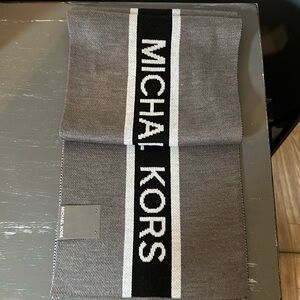 MK Men’s Scarf